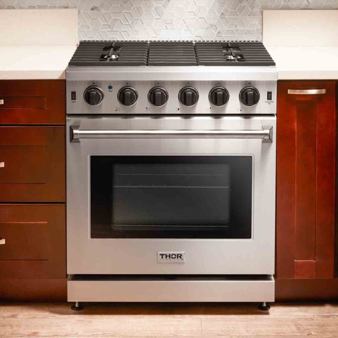 Thor Kitchen 30-Inch Gas Range with 5 Burners, 4.55 cu. ft Oven in Stainless Steel LRG3001ULP